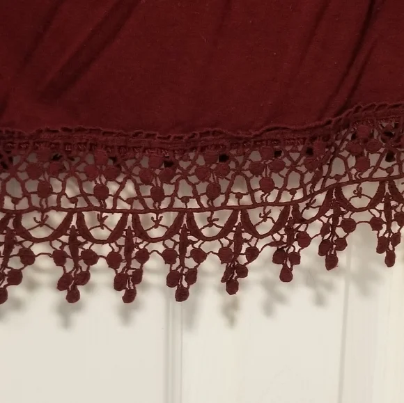 Rue 21 Burgundy boxy top, M - Picture 3 of 4